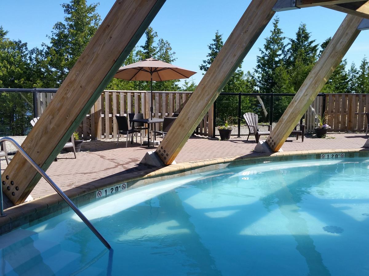 Manitoulin Hotel And Conference Centre Little Current Екстер'єр фото