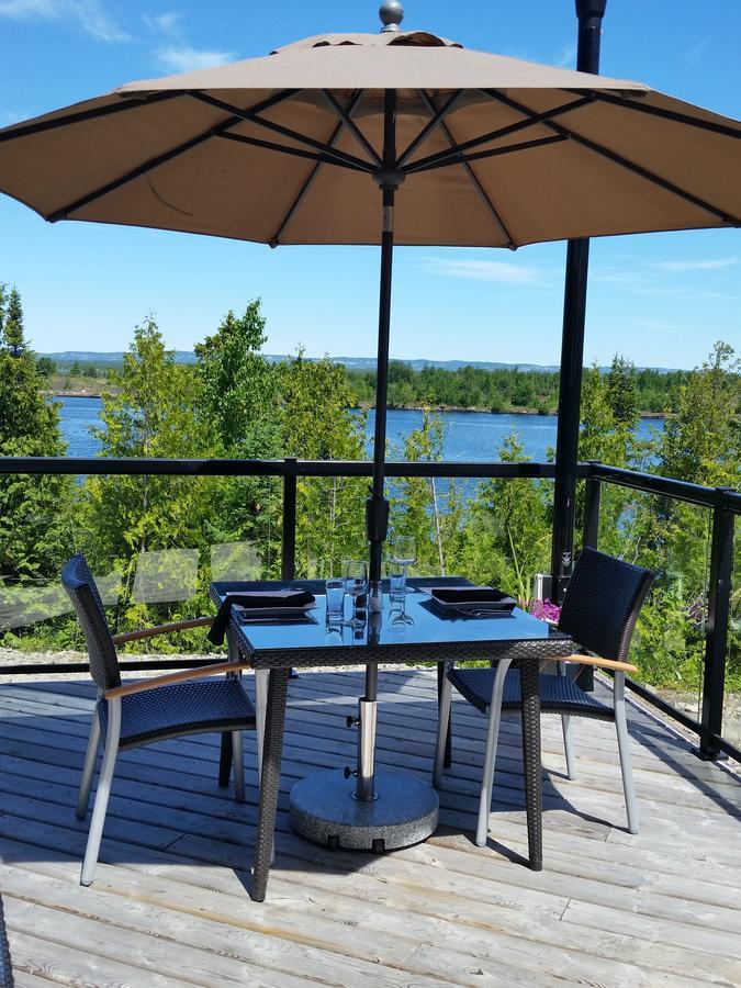 Manitoulin Hotel And Conference Centre Little Current Екстер'єр фото